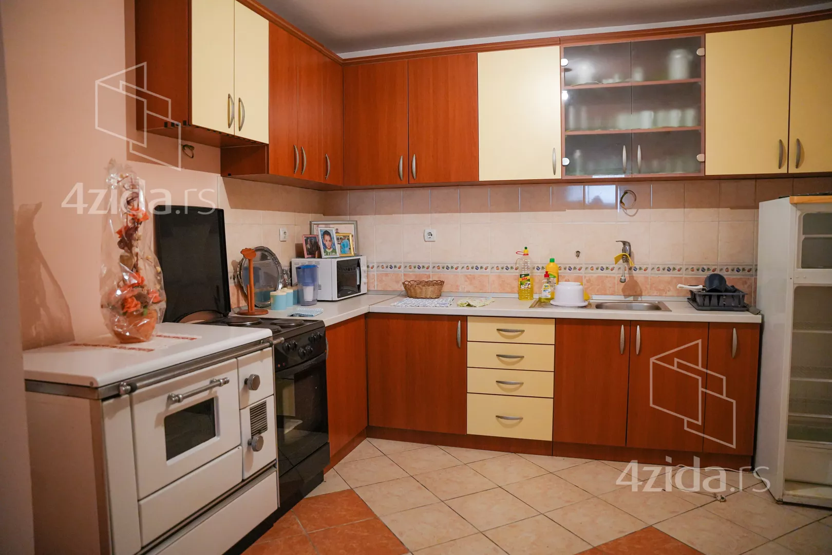 5-etažna kuća | 4zida
