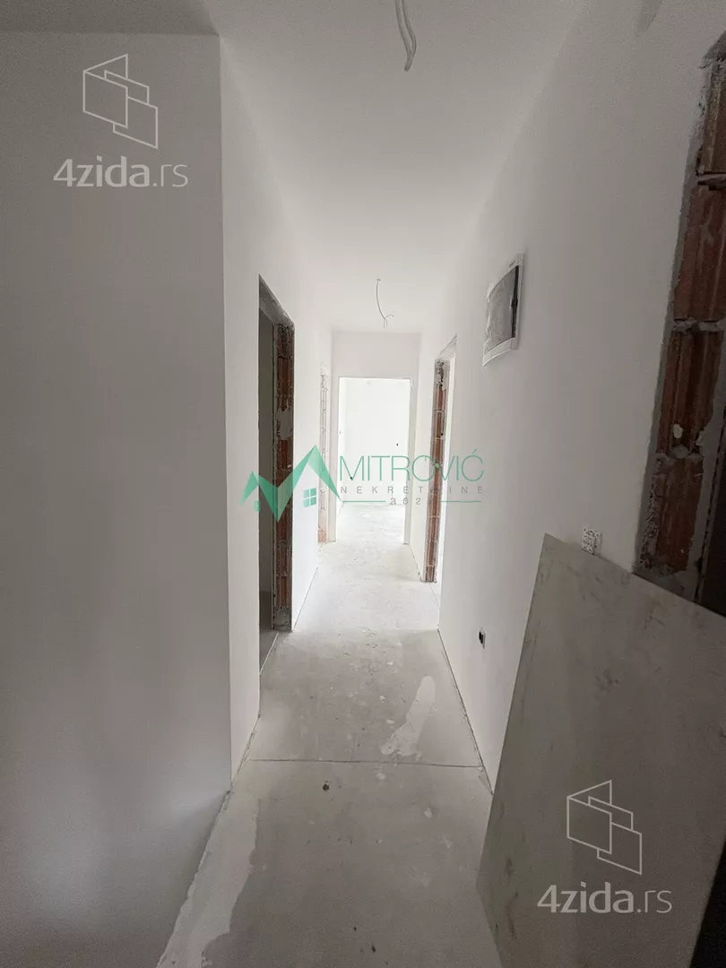 Četvoroiposoban stan | 4zida