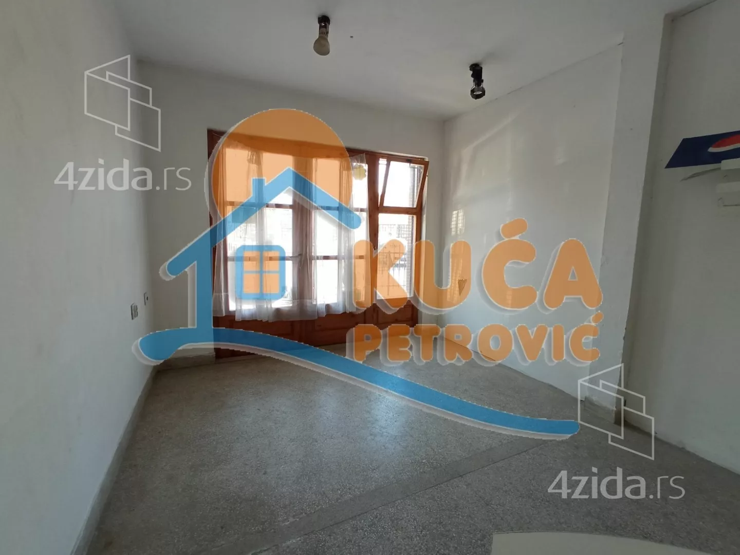 Lokal | 4zida