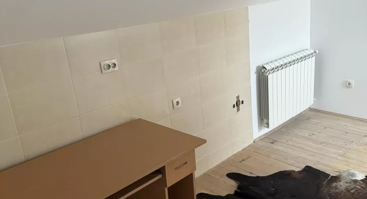 Šestosoban stan | 4zida