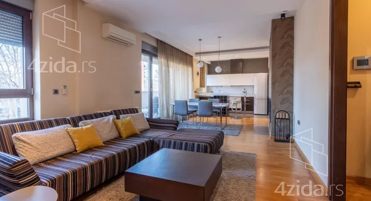 Petosoban stan | 4zida