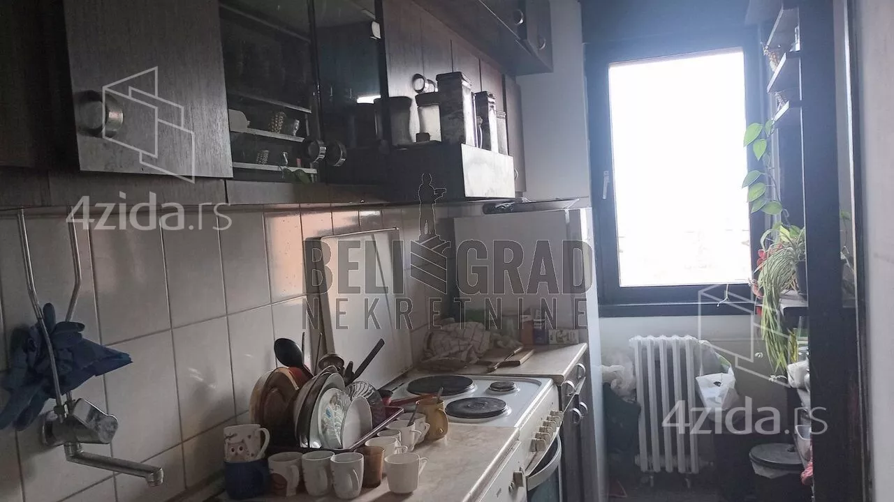 Četvoroiposoban stan | 4zida