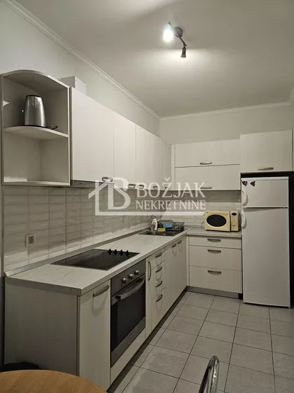 Žitni trg | 4zida.rs