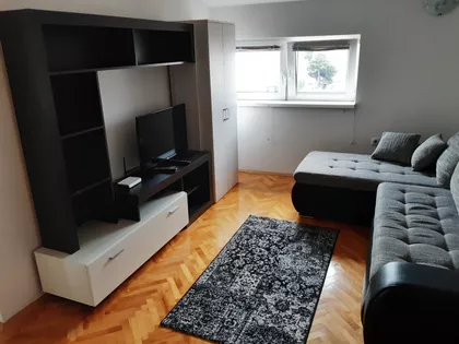 Braće Ribnikar 38 | 4zida.rs
