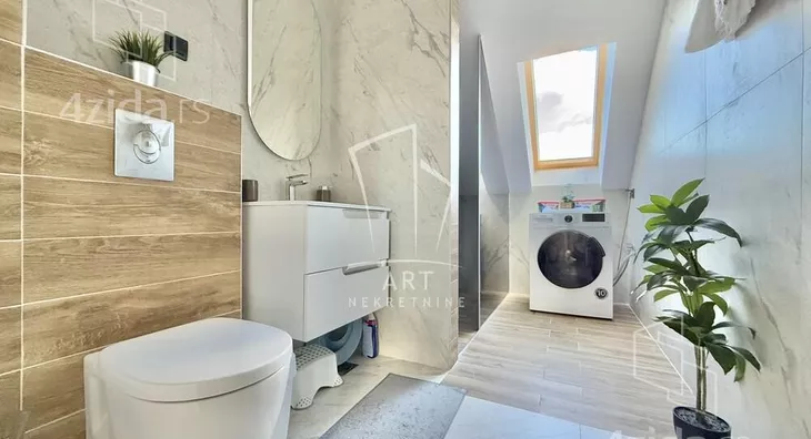 Četvoroiposoban stan | 4zida