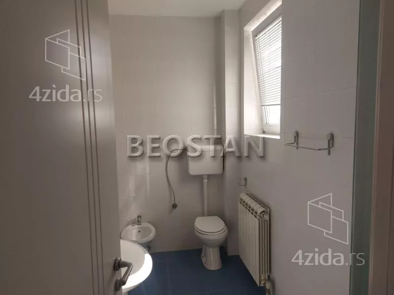 Šestosoban stan | 4zida