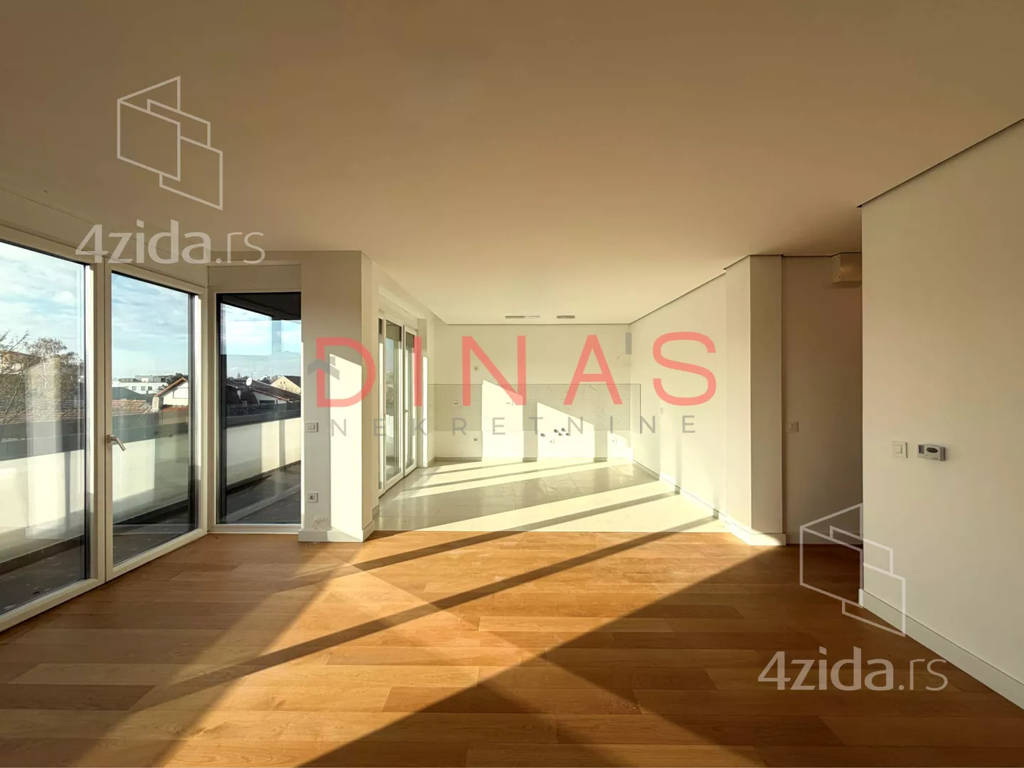 Petosoban stan | 4zida