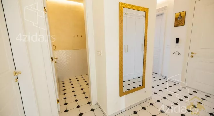 Petosoban stan | 4zida