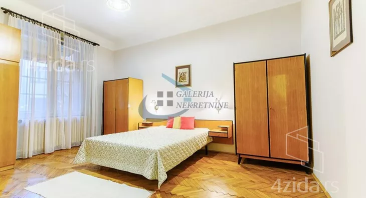 Četvoroiposoban stan | 4zida