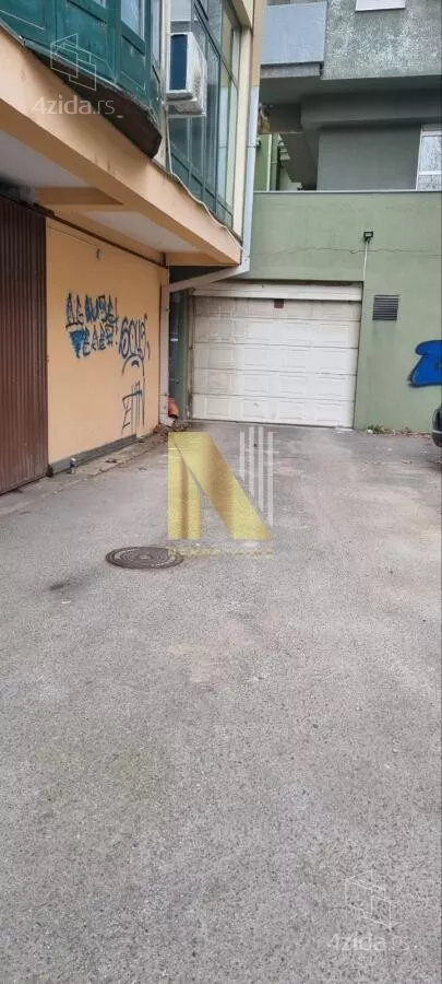 Parking | 4zida