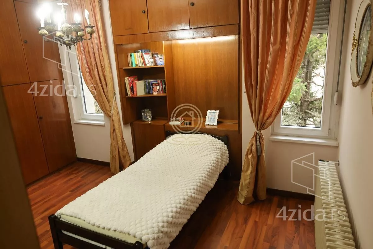 Petosoban stan | 4zida