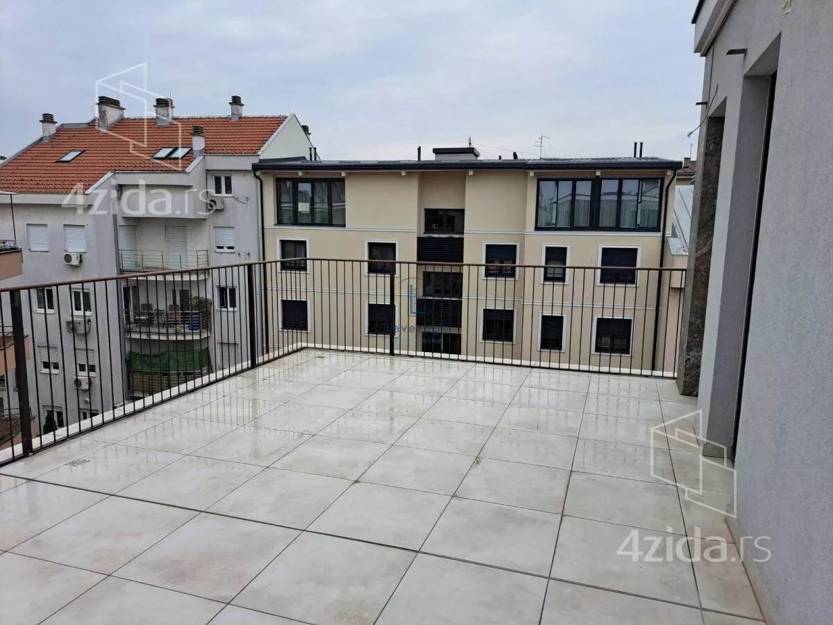 Petosoban stan | 4zida