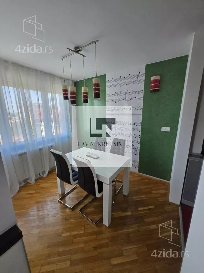 Troiposoban stan | 4zida