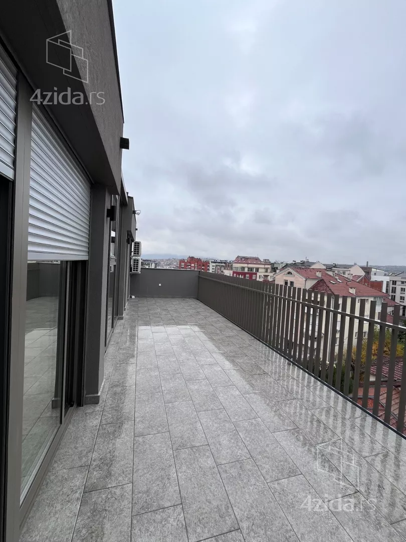 Petosoban stan | 4zida