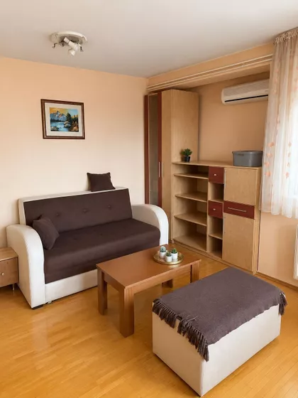 Trg Kosturnica | 4zida.rs