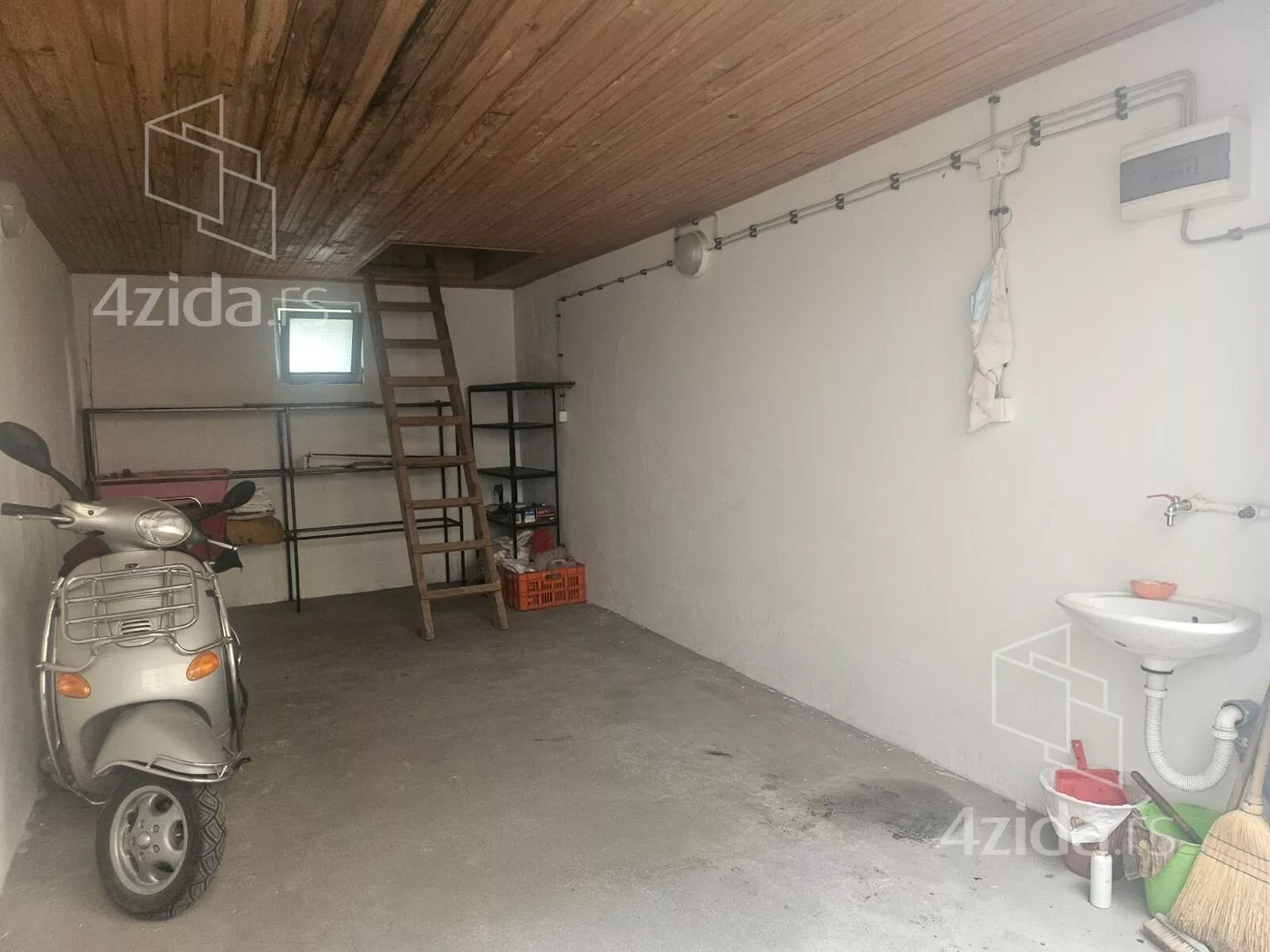 Garaža | 4zida