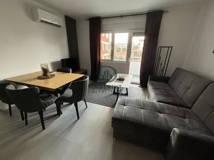 Crveni Pevac | 4zida.rs