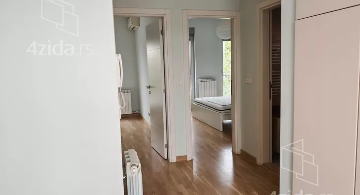 Četvoroiposoban stan | 4zida