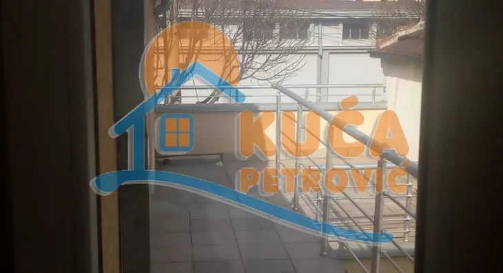 Lokal | 4zida