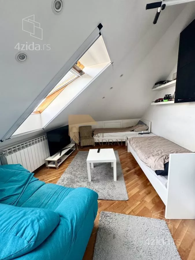 Petosoban stan | 4zida