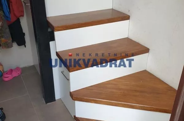 Šestosoban stan | 4zida