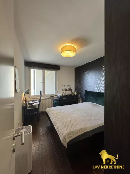 VASE PELAGIĆA | 4zida.rs