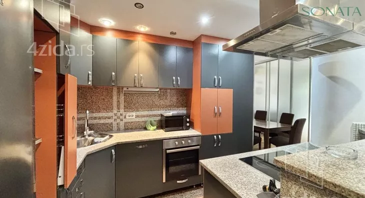 Troiposoban stan | 4zida