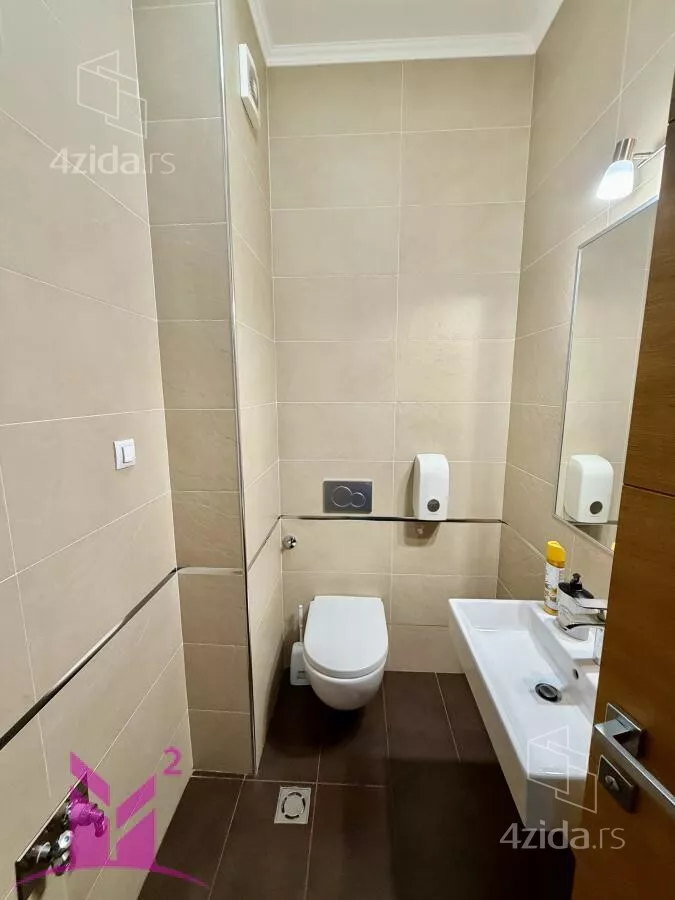 Sedmosoban stan | 4zida