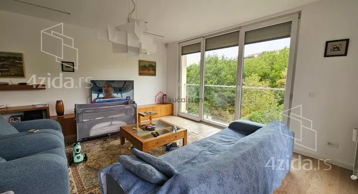 Četvoroiposoban stan | 4zida