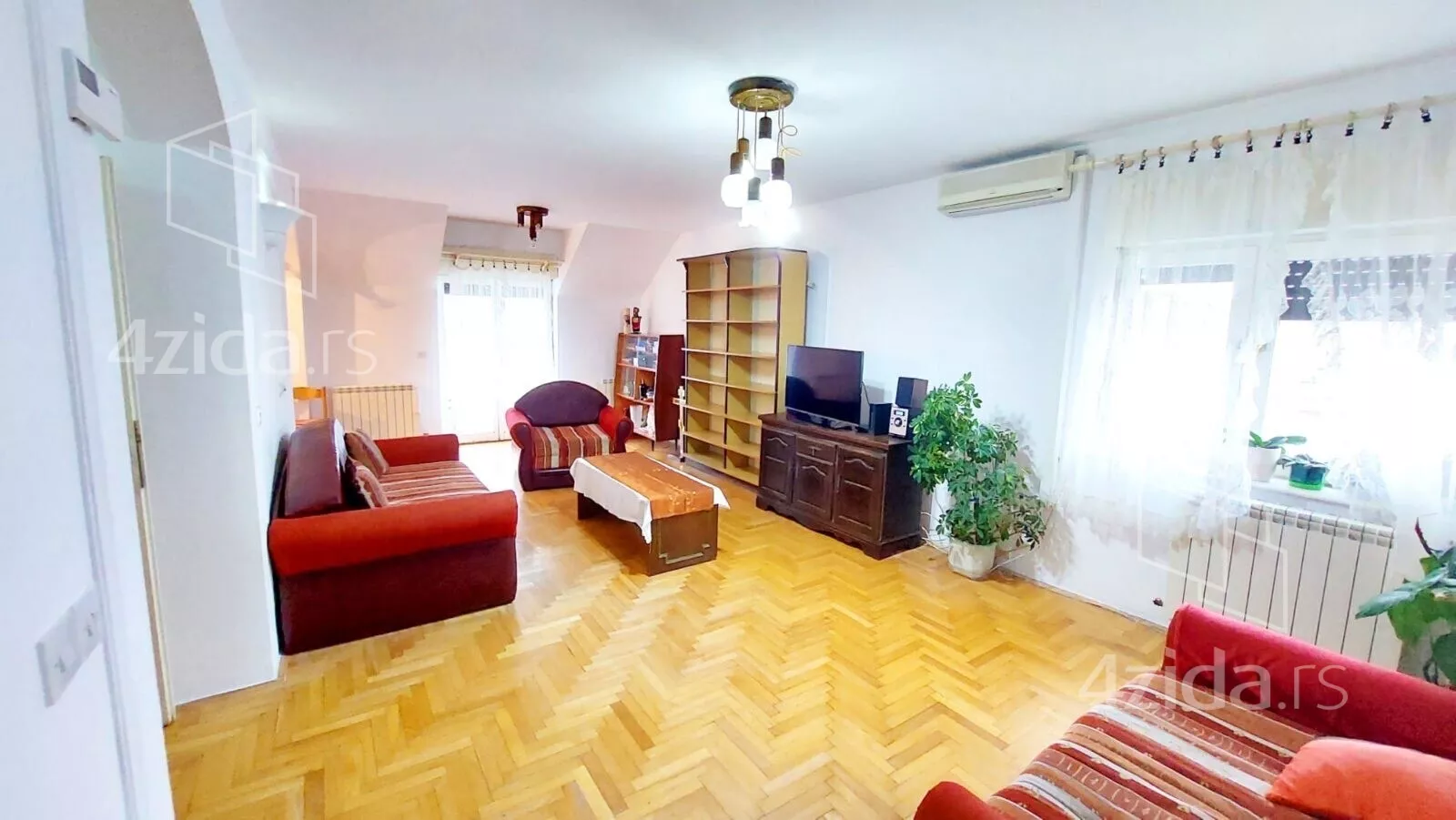 Petoiposoban stan | 4zida