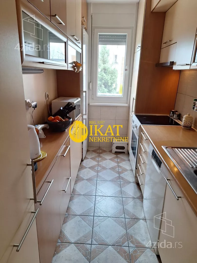 Petosoban stan | 4zida