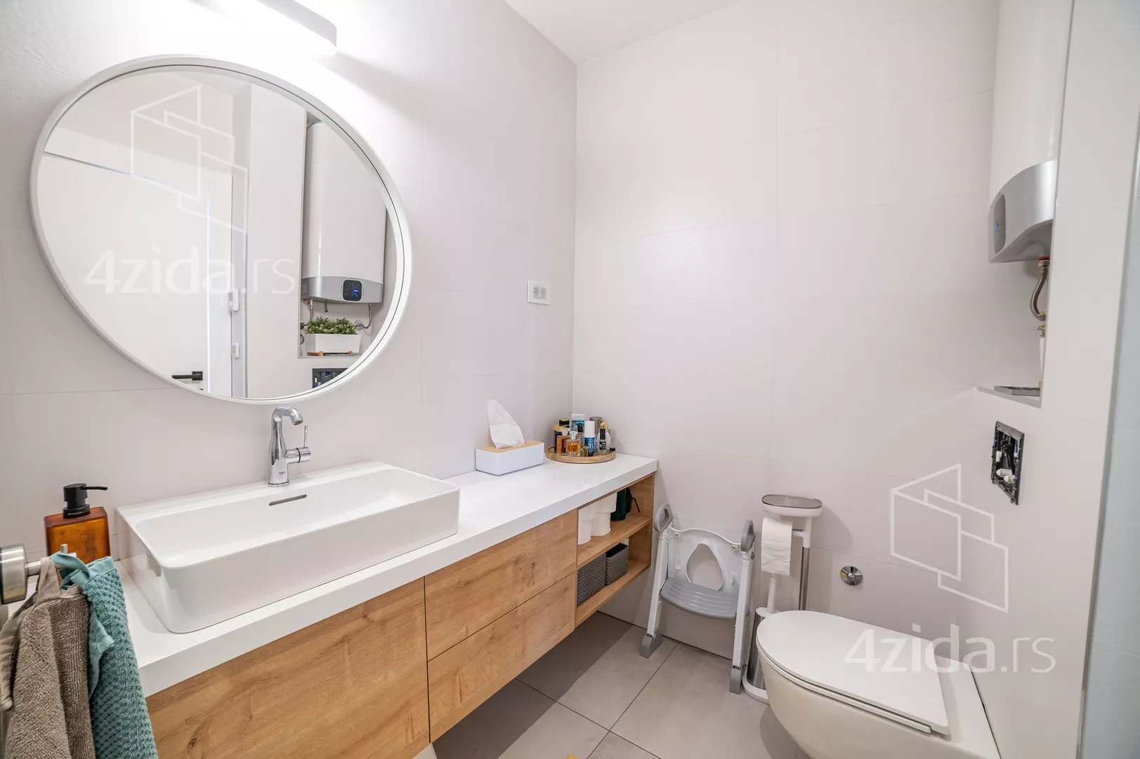 Petosoban stan | 4zida