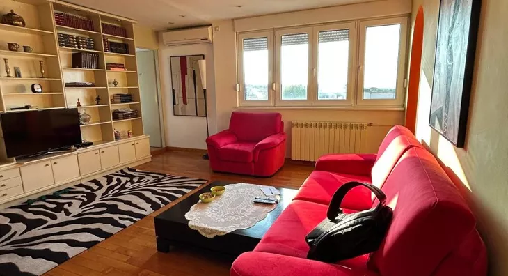 Petosoban stan | 4zida