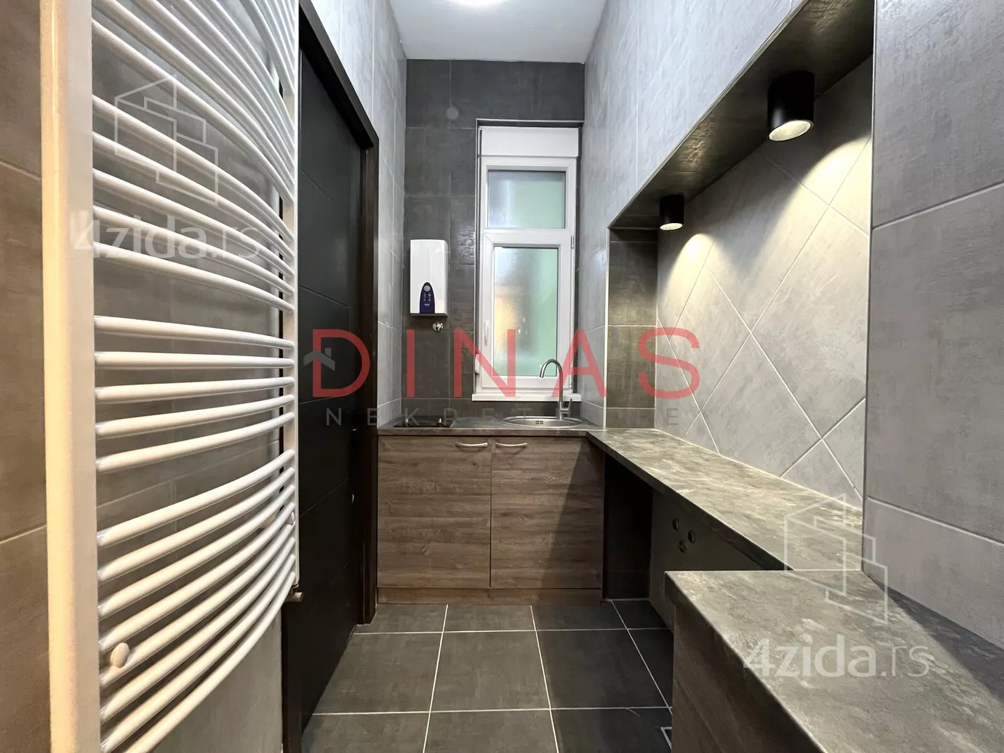 Poslovni prostor | 4zida