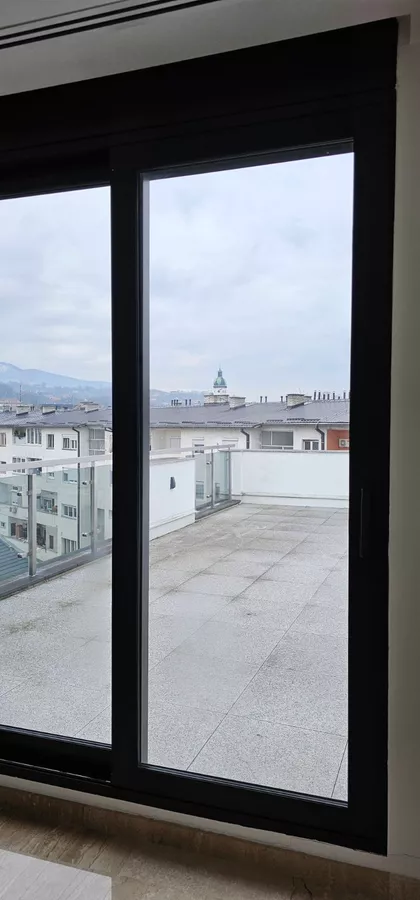 Gimnazijska 8 | 4zida.rs