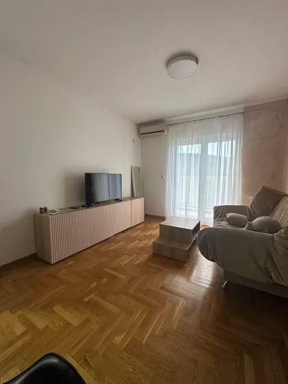 Petra Konjovića 14 | 4zida.rs