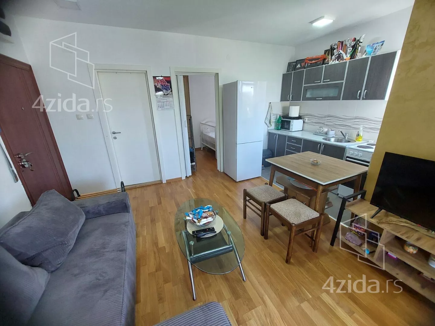 Jednoiposoban stan | 4zida