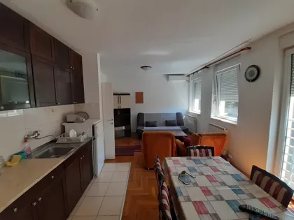 Svetosavska 9 | 4zida.rs