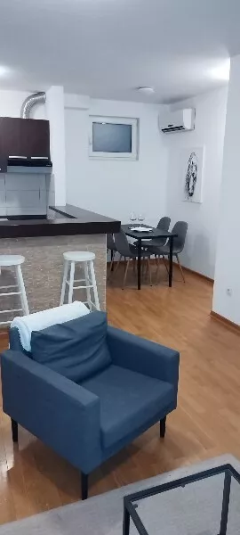 Gospodara Vučića | 4zida.rs