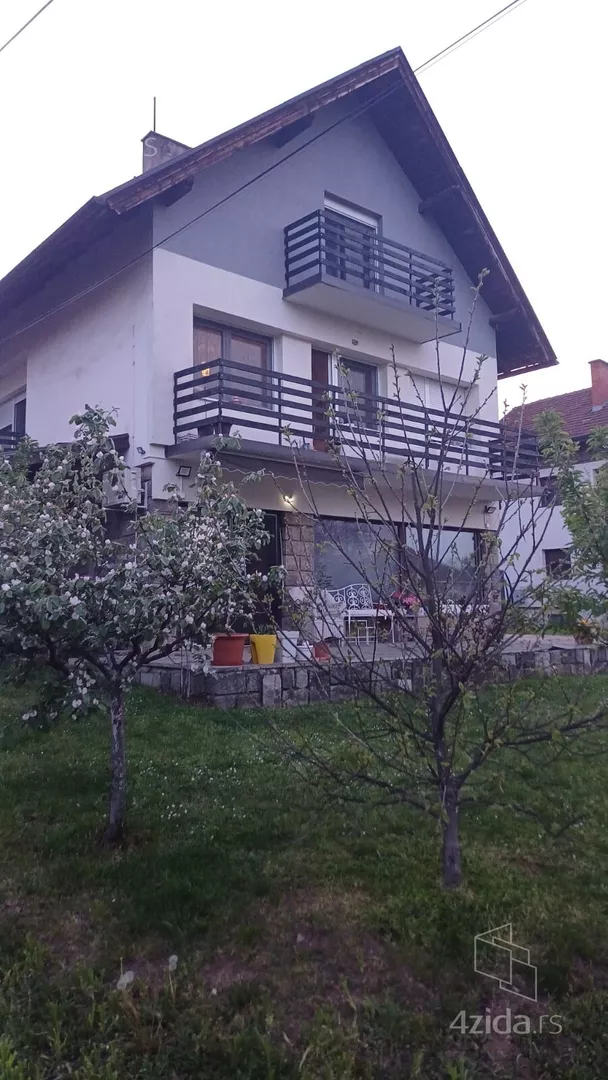 3-etažna kuća | 4zida