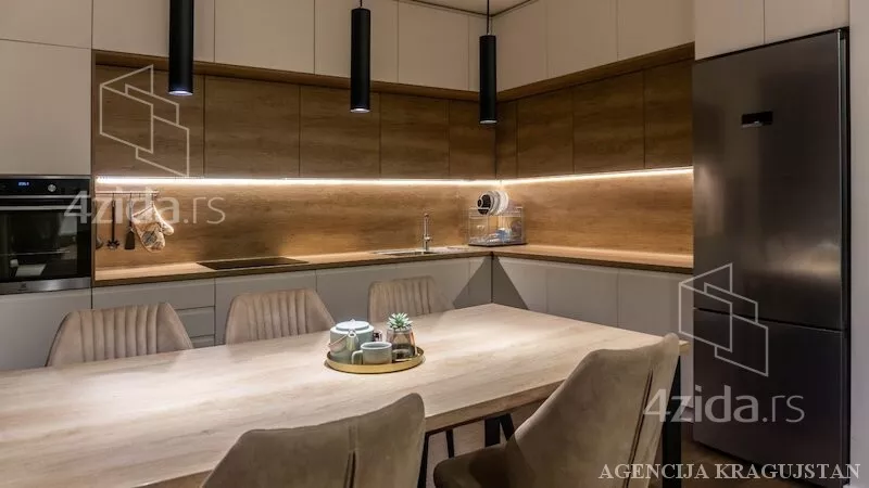 Petosoban stan | 4zida