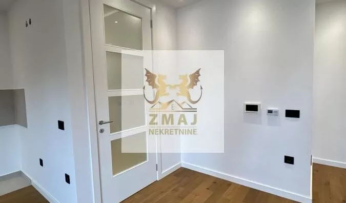 Šestosoban stan | 4zida