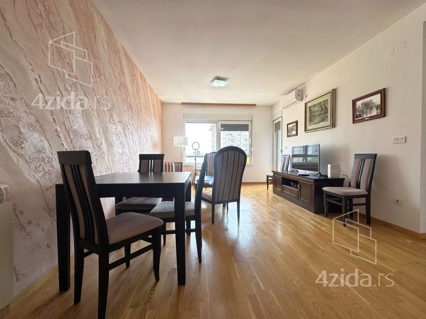 Dvoiposoban stan | 4zida