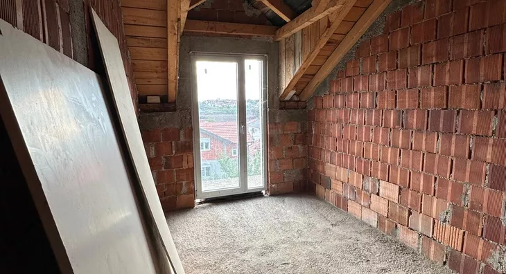 Četvoroiposoban stan | 4zida