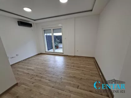 Jovana Popovića | 4zida.rs