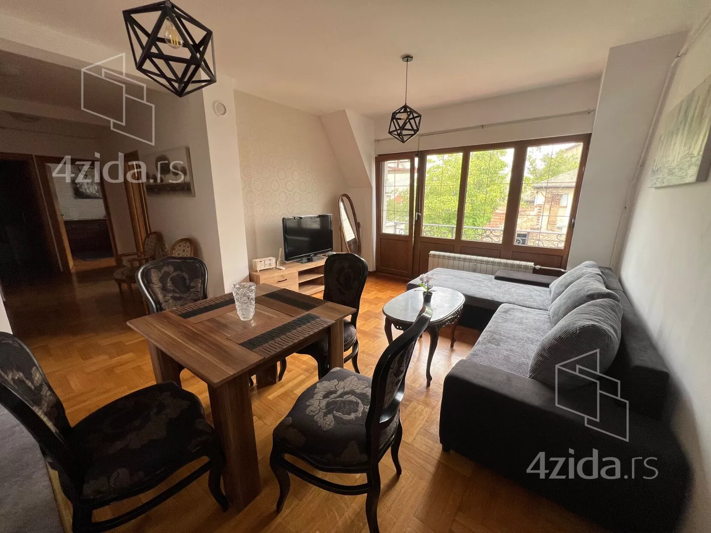 Troiposoban stan | 4zida
