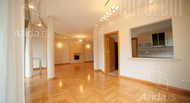 Petoiposoban stan | 4zida