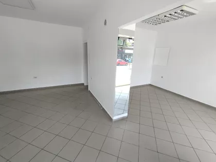 Crveni Pevac | 4zida.rs