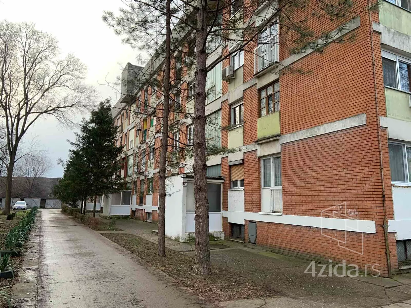 Jednoiposoban stan | 4zida