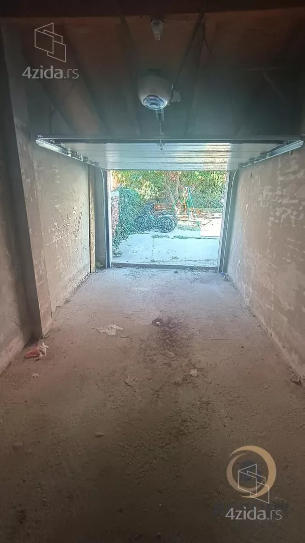 Garaža | 4zida